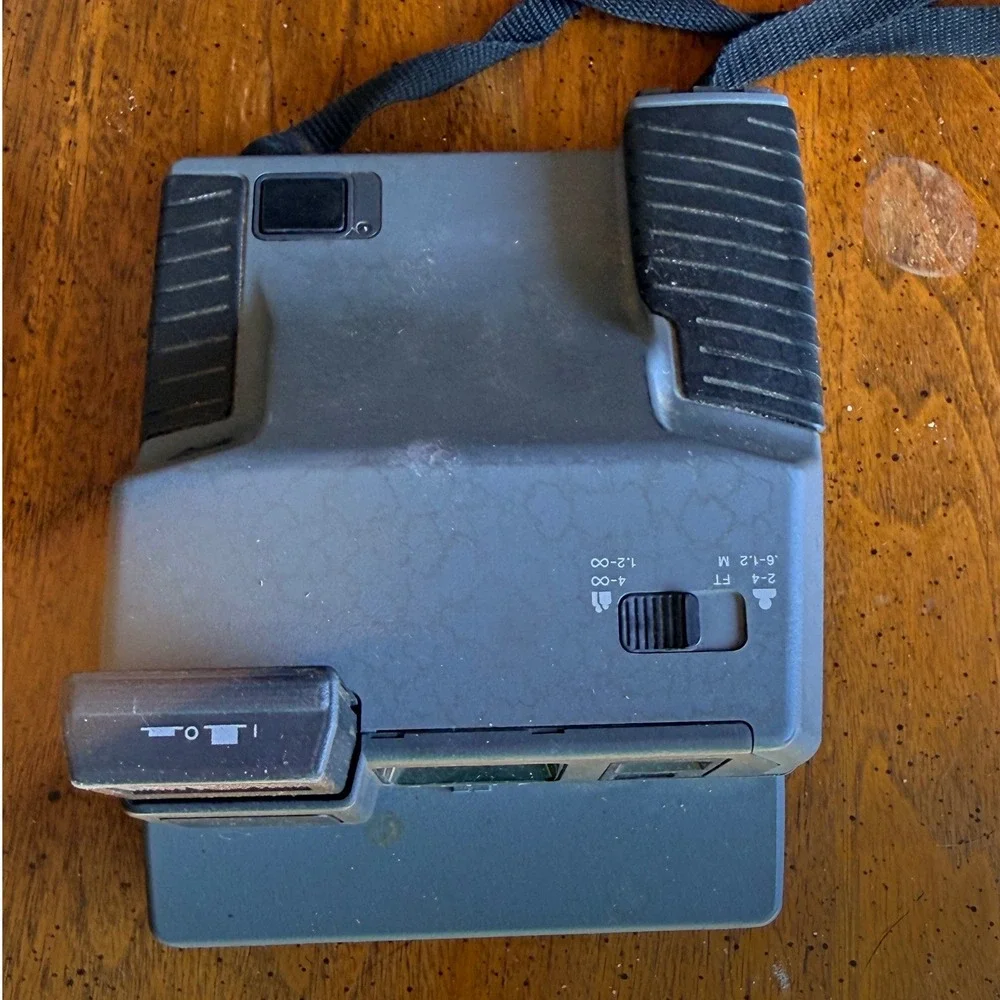 Polaroid Impulse 600 Series Instant Film Camera Vintage Gray Built-in Flash
